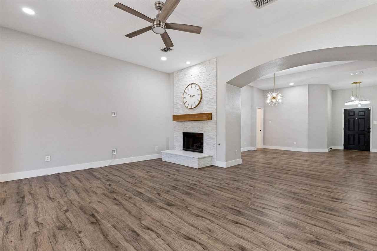 1535 Sandlewood Dr - Photo 2 of 25