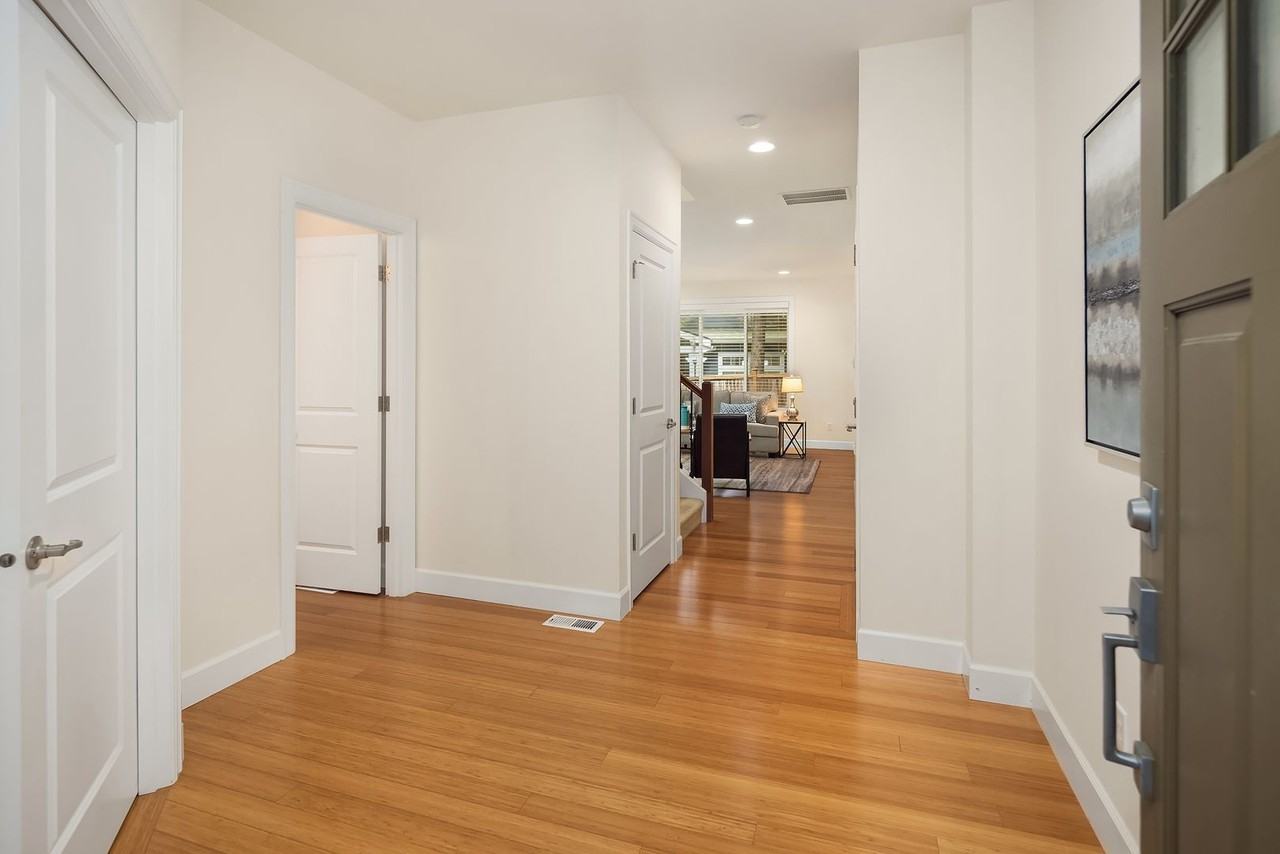12316 Ne 86th Way - Photo 2 of 31
