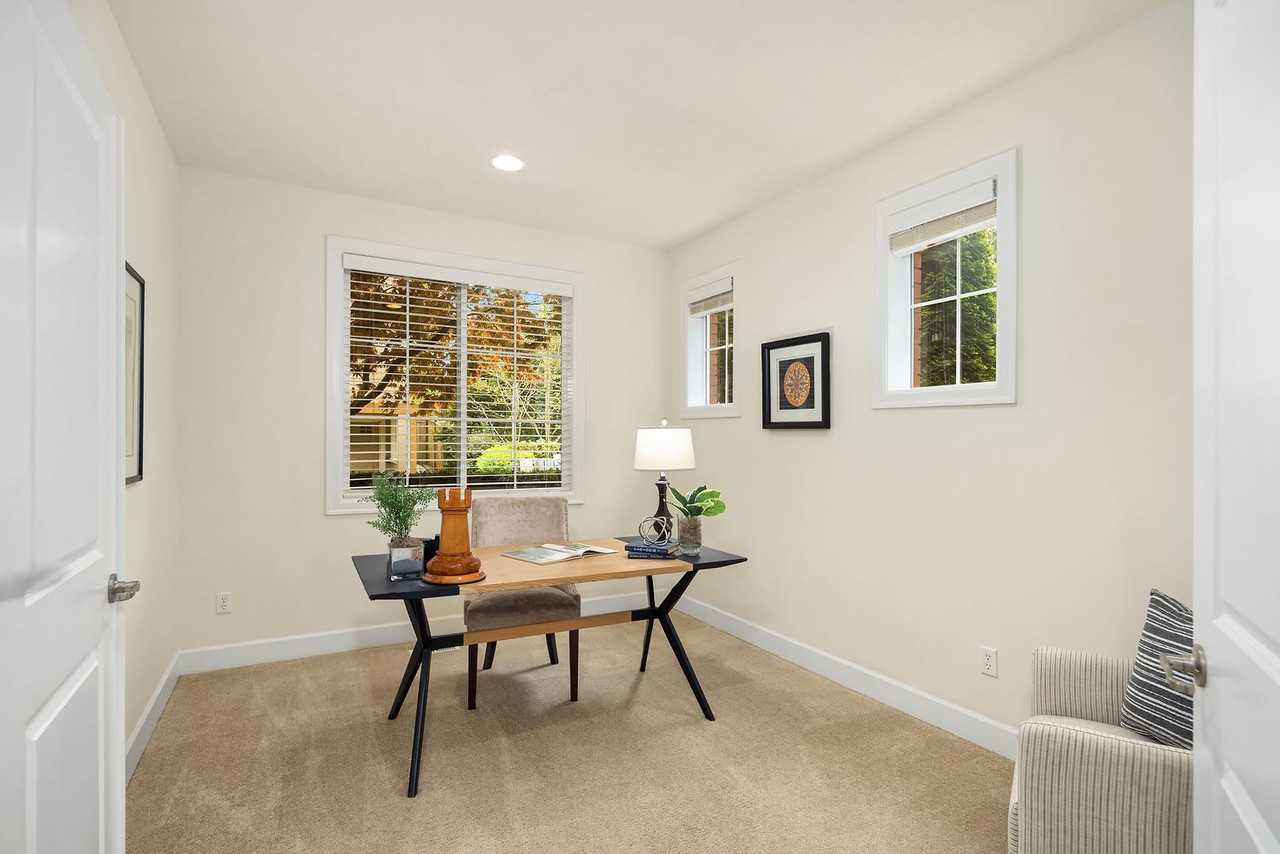 12316 Ne 86th Way - Photo 4 of 31