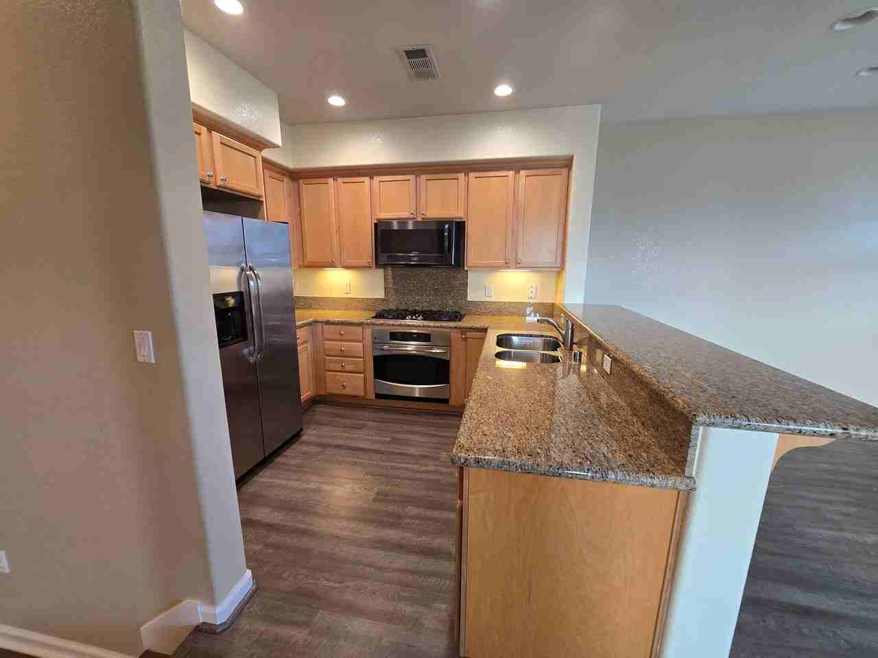 3201 Jetty Dr - Photo 4 of 13