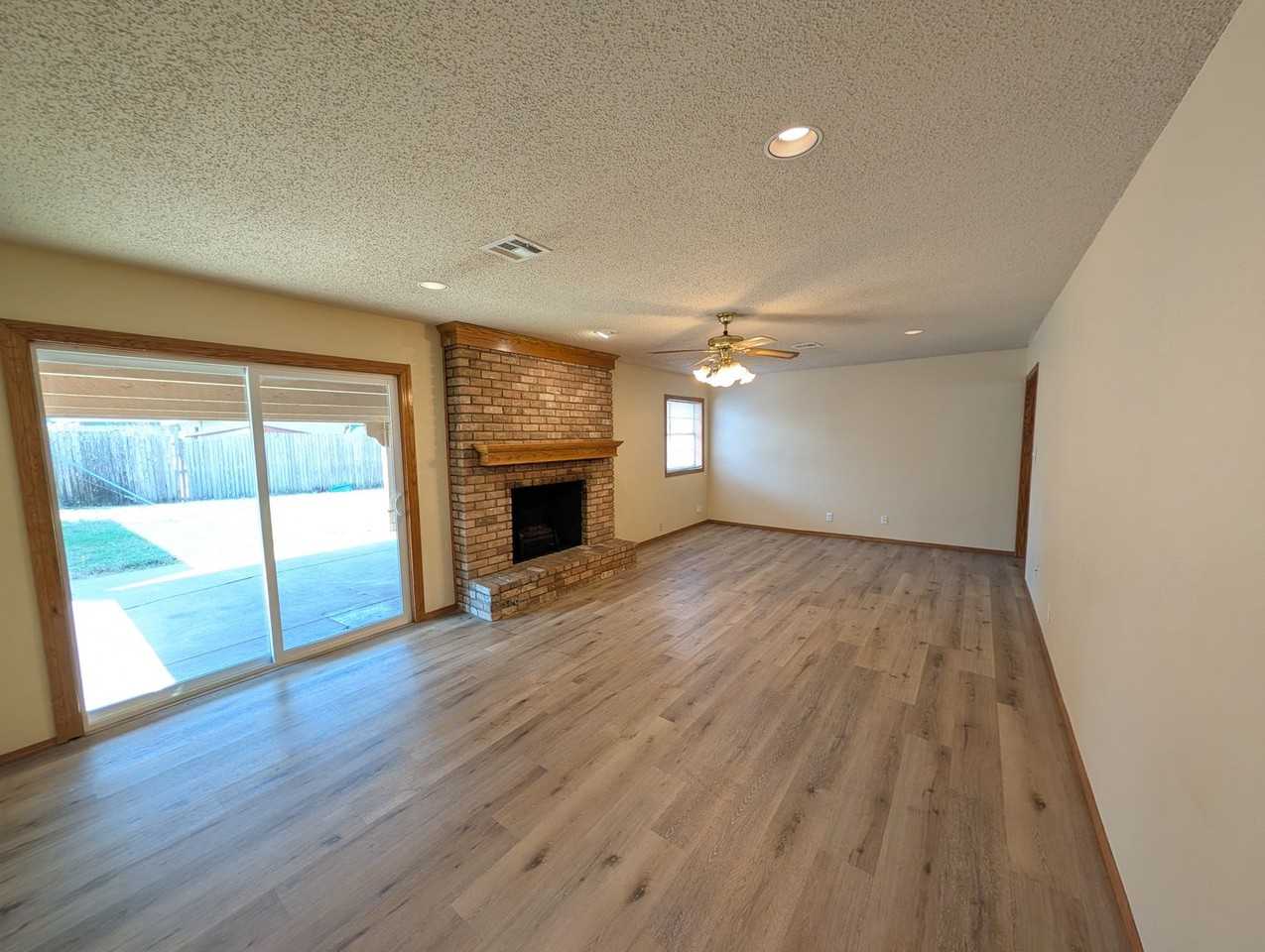 9406 E 38th St - Photo 7 of 18