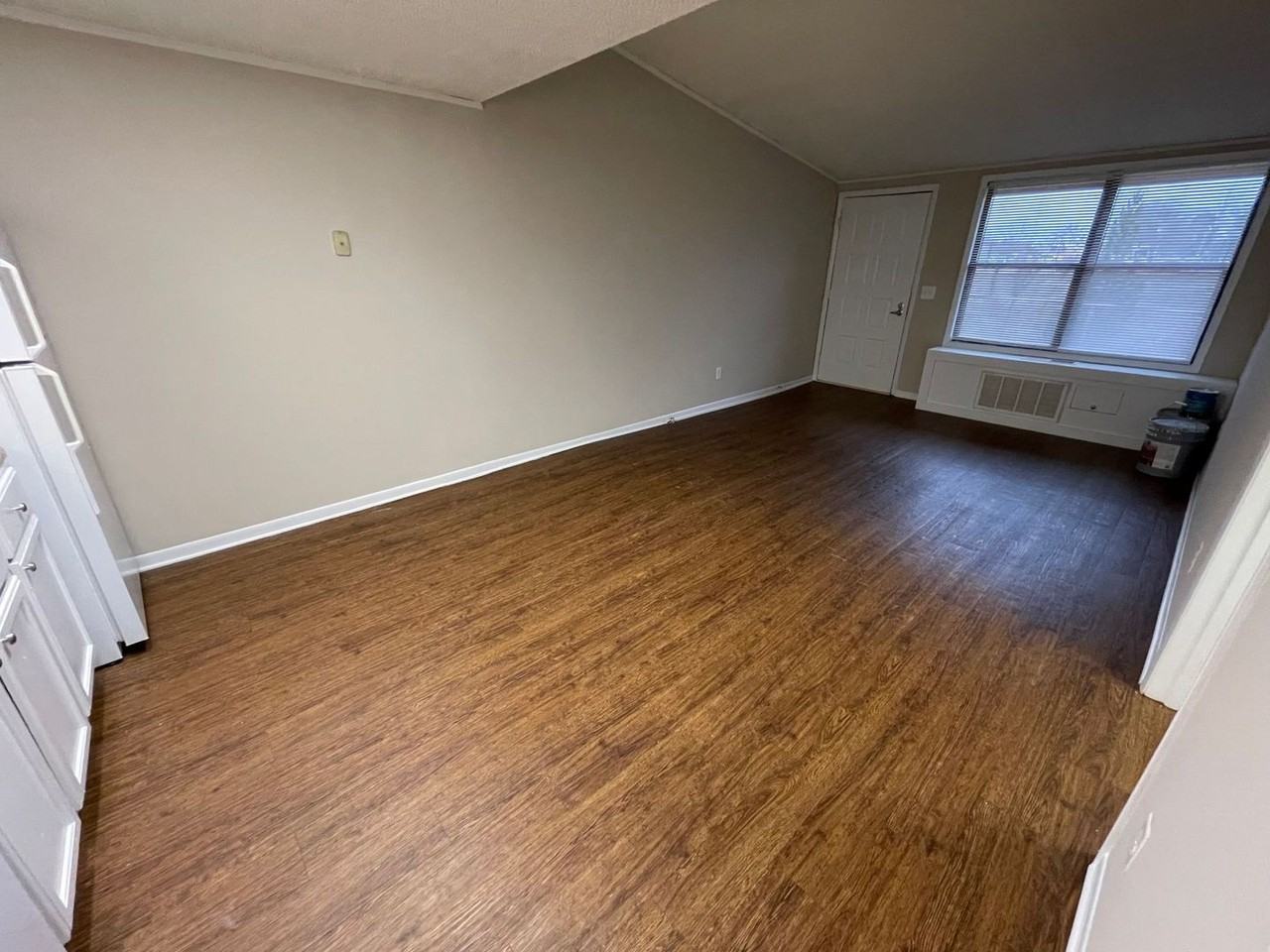 1375 College Station Rd - Photo 3 of 15