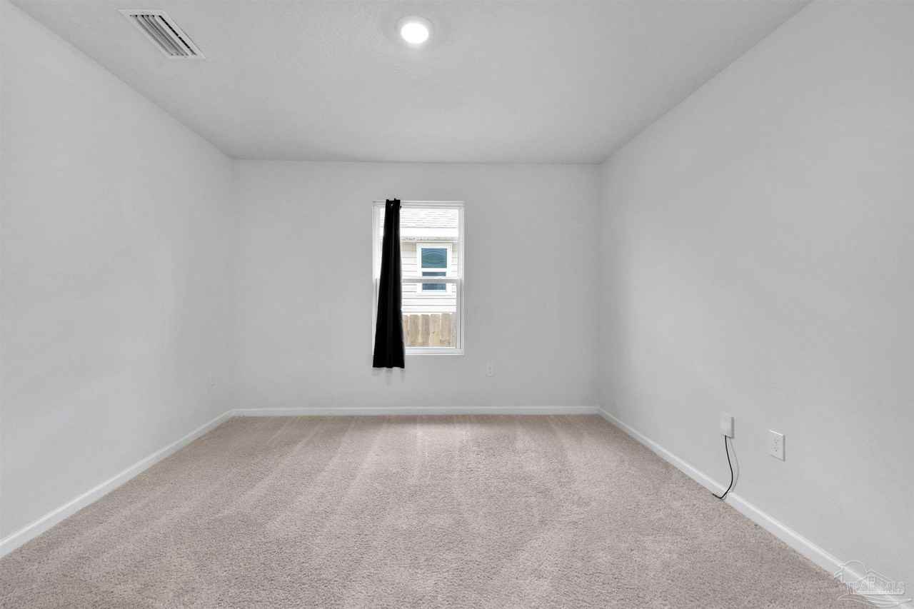 5631 Guinevere Ln - Photo 6 of 26