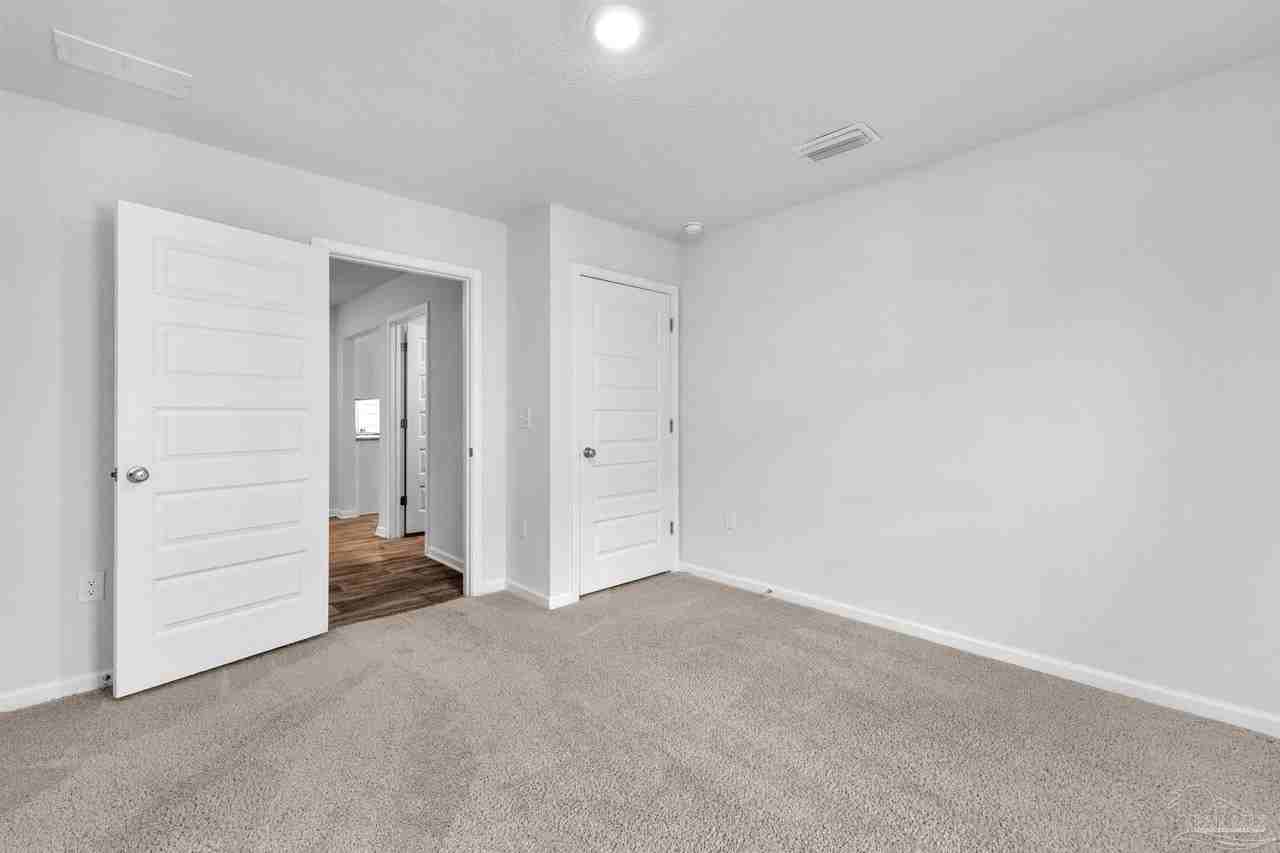 5631 Guinevere Ln - Photo 7 of 26