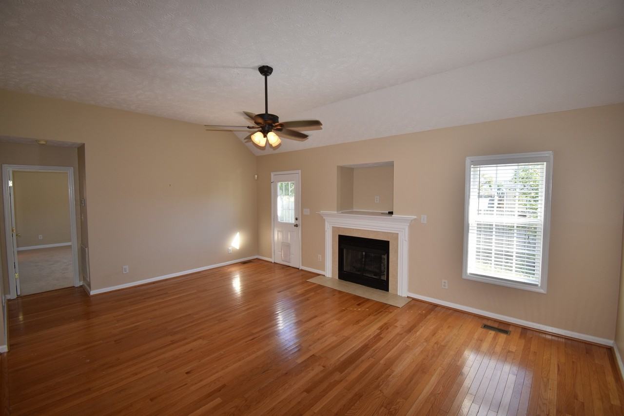 5607 Walking Trail Way - Photo 4 of 26