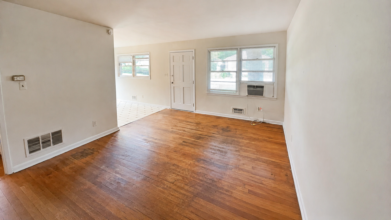 355 Morton Ave - Photo 2 of 7