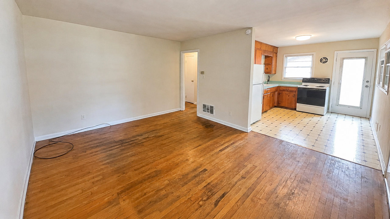 355 Morton Ave - Photo 3 of 7