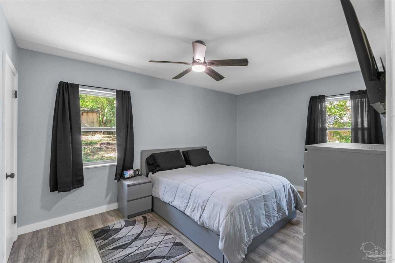 22 Srant Dr - Photo 5 of 14