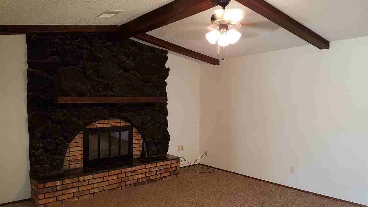 1724 Courtland Cir - Photo 3 of 14