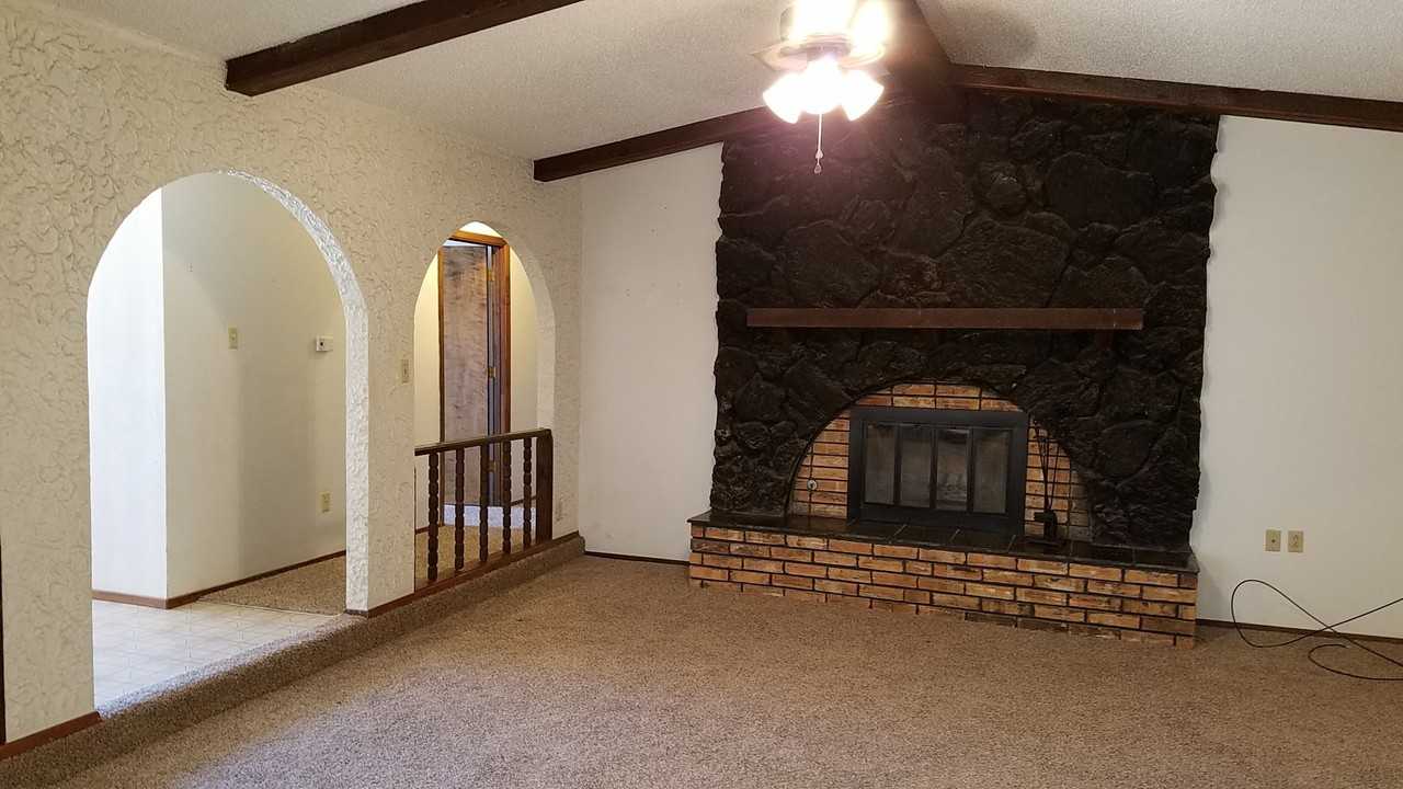 1724 Courtland Cir - Photo 4 of 14