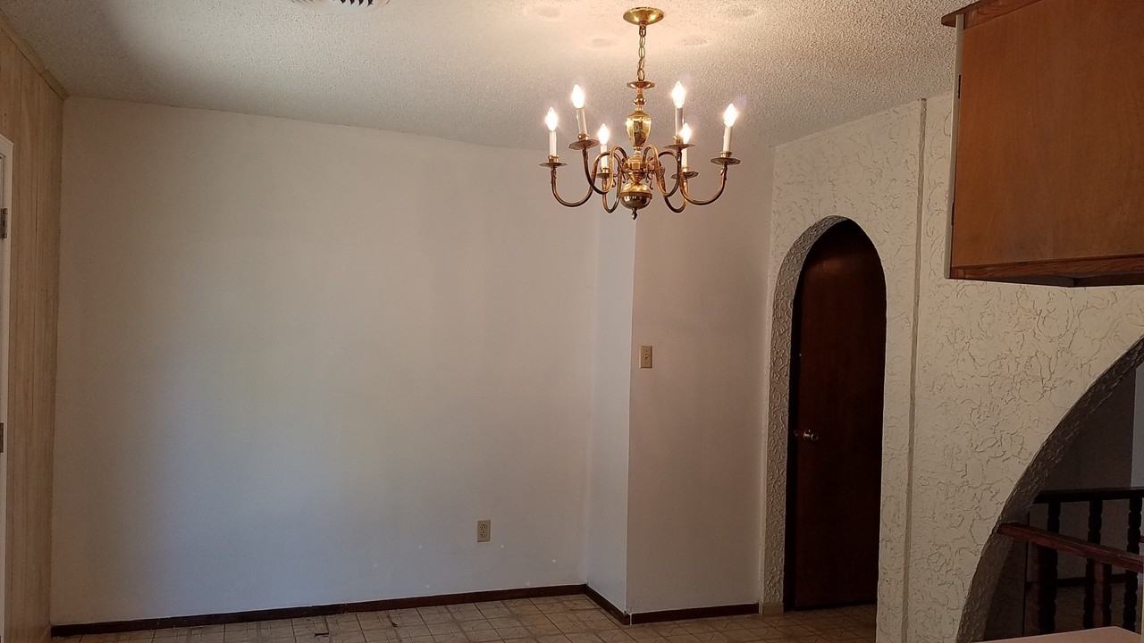 1724 Courtland Cir - Photo 5 of 14
