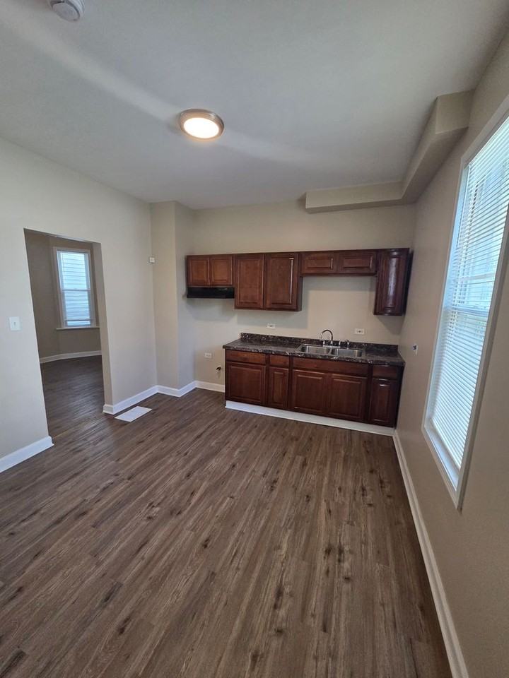 8839 S Princeton Ave - Photo 5 of 24