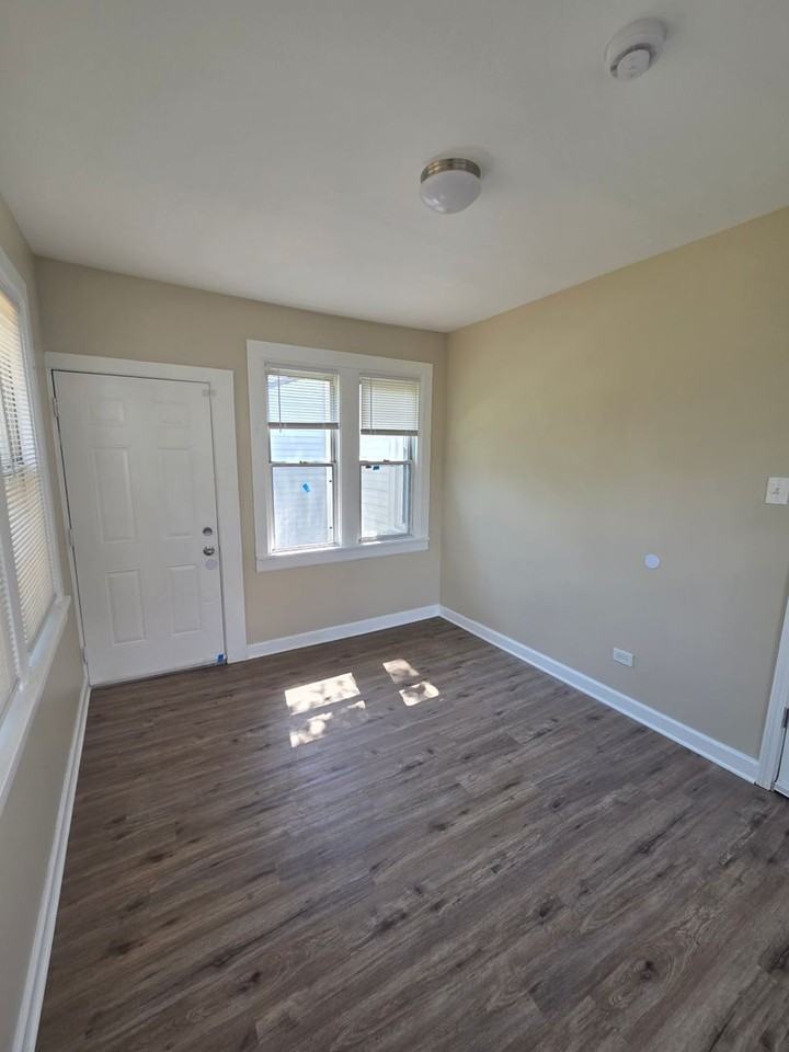 8839 S Princeton Ave - Photo 7 of 24