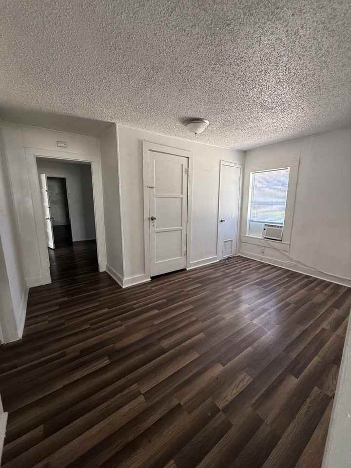 617 N 18th St - Photo 3 of 12