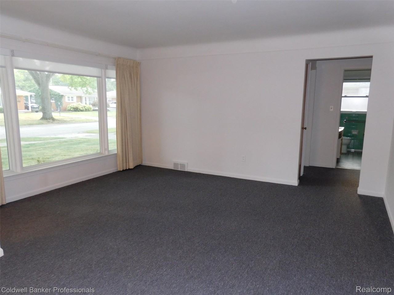 1527 Hazel St - Photo 3 of 23