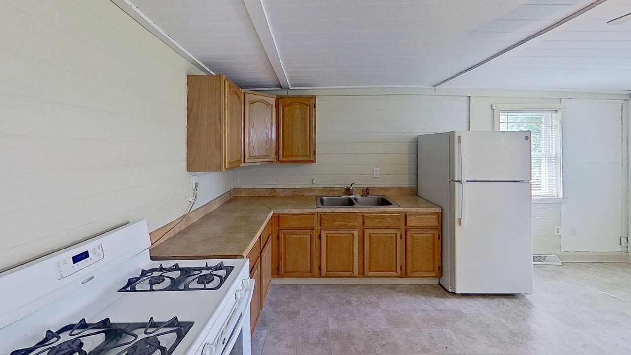 29 E High St - Photo 5 of 7
