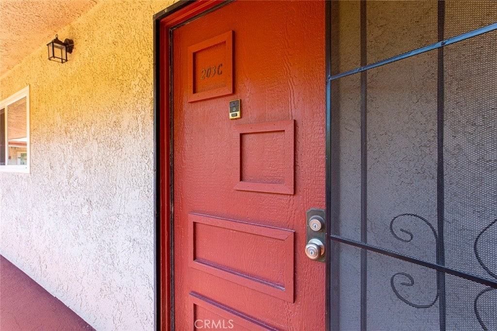 1523 E Windsor Rd - Photo 2 of 47
