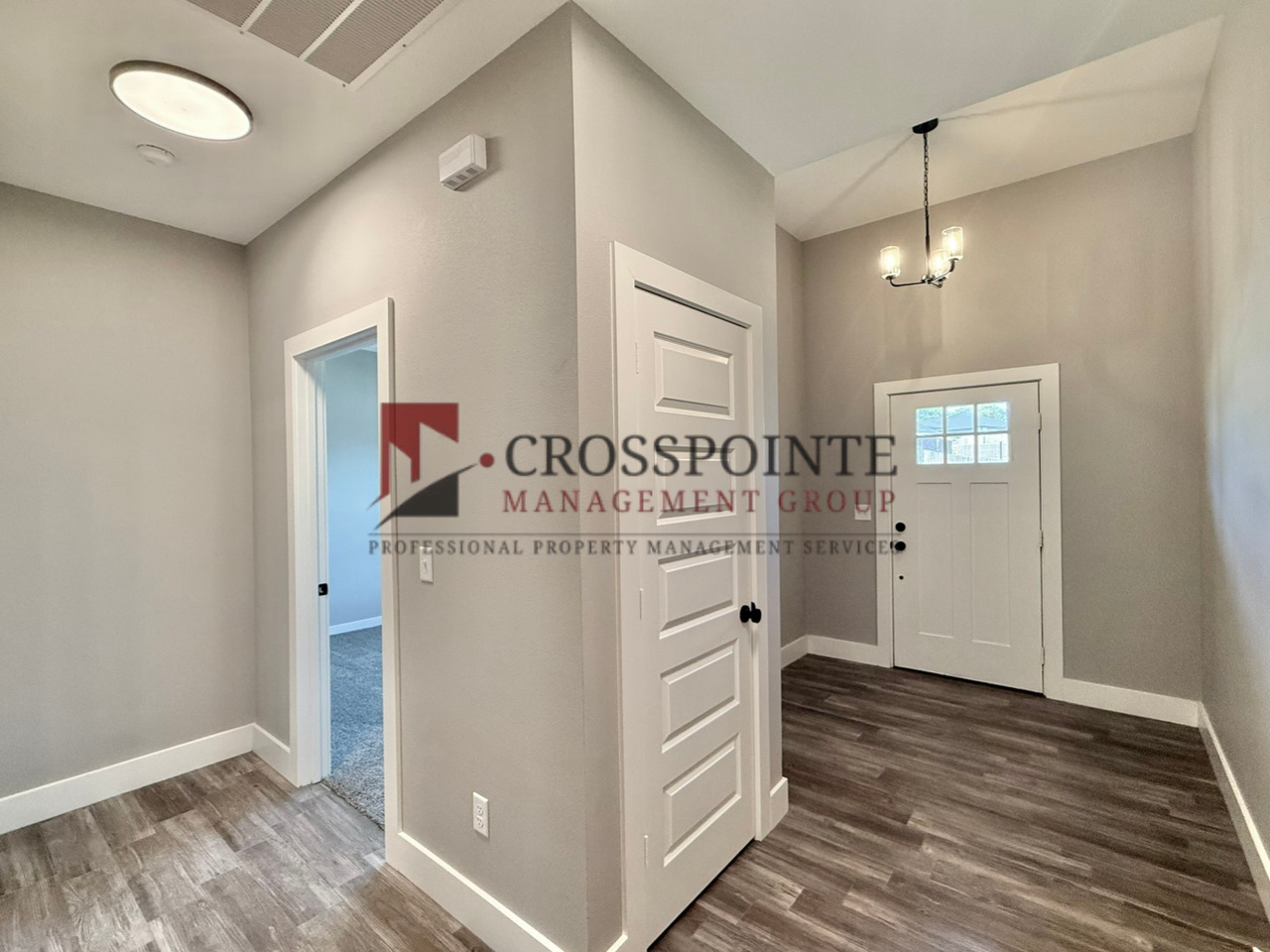 16410 Crossing Cir - Photo 3 of 26