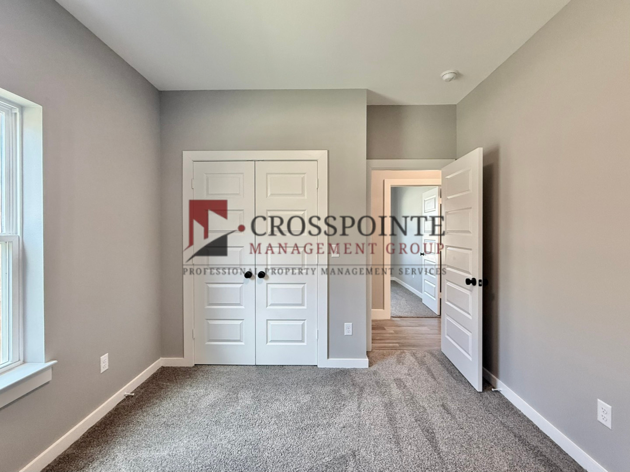 16410 Crossing Cir - Photo 5 of 26