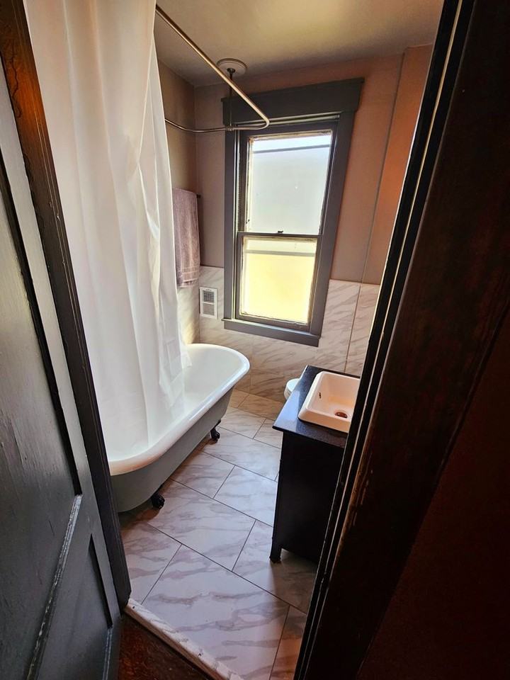 3842 Baytree St - Photo 3 of 16