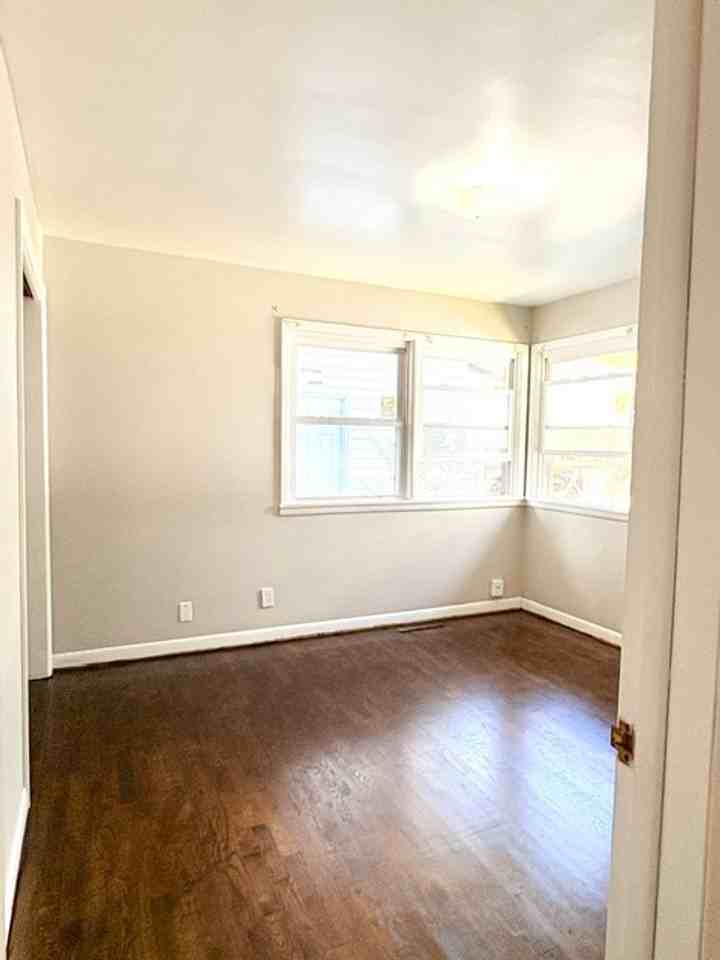 65802 521-A N. Oak Grove - 521-A N. Oak Grove, Springfield, MO.  65802 - Photo 5 of 6