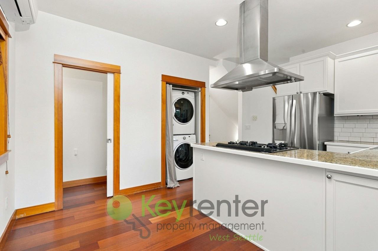 9219 Stone Ave N - Photo 7 of 23