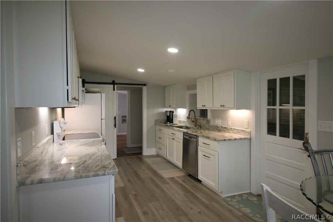 5245 S Covewood Ter - Photo 7 of 45
