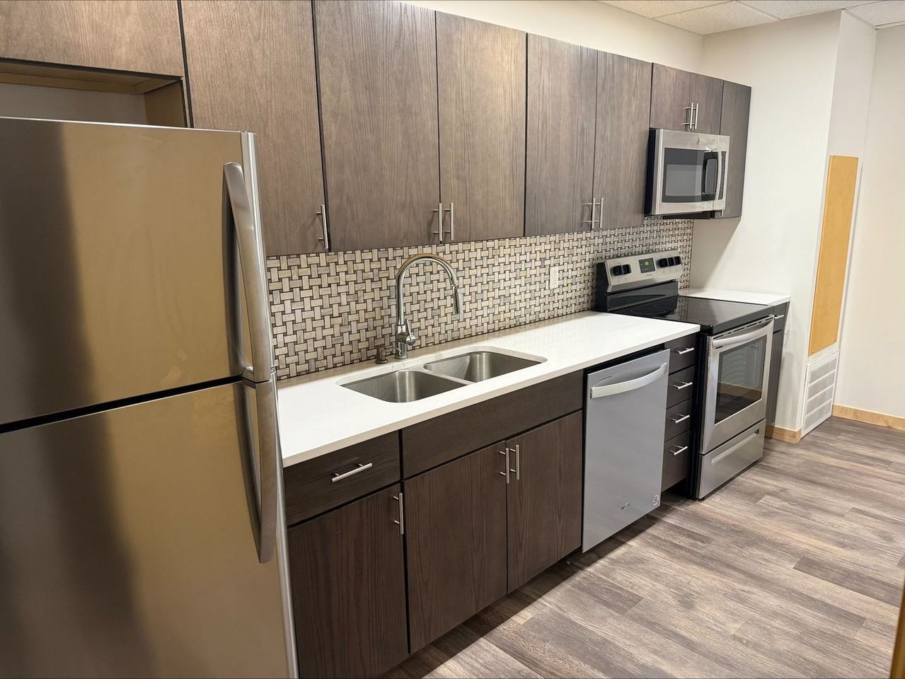 WELCOME TO DAKOTA DUNES APARTMENTS - Photo 3 of 10
