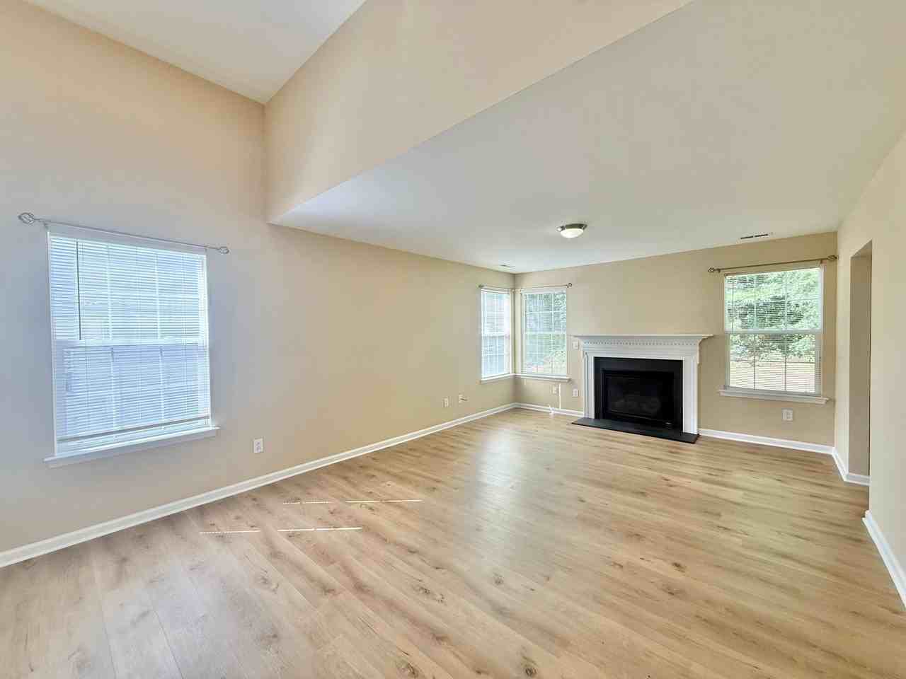 3932 Laurel Glen Dr - Photo 3 of 24