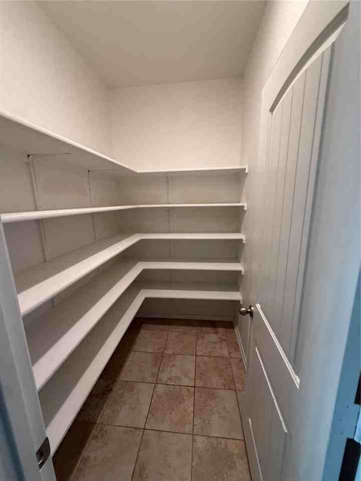 16602 Brogan Ln - Photo 7 of 21