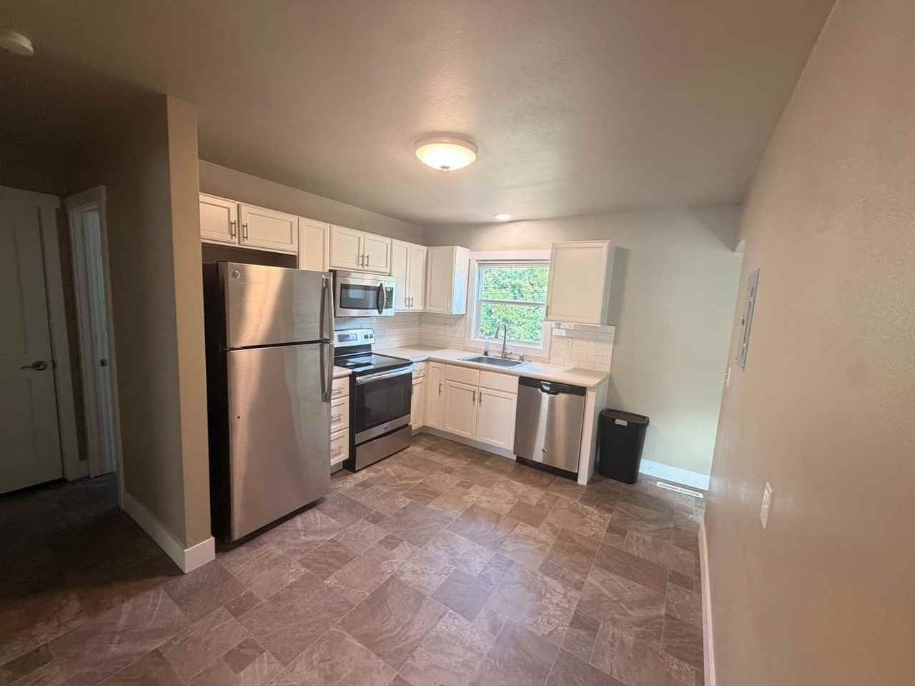 1236 Avenue D #4 - Photo 4 of 13