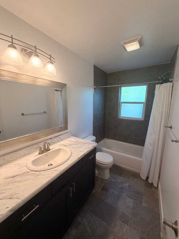 1236 Avenue D #4 - Photo 5 of 13