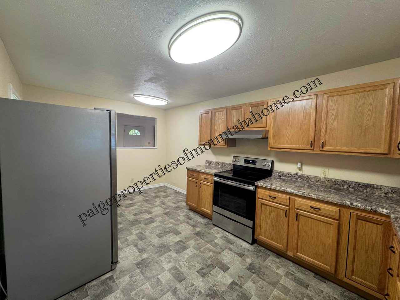 204 Dyer St - Photo 3 of 25