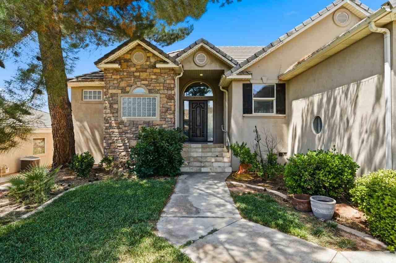 1727 Flagstone Dr - Photo 2 of 45