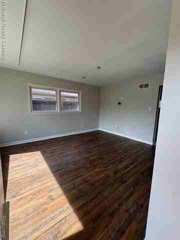 28111 Brentwood St - Photo 3 of 12