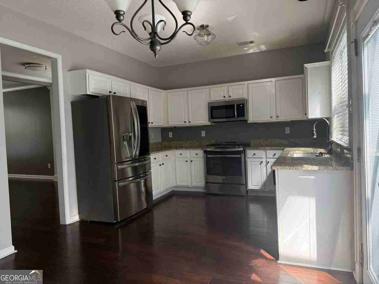 2568 Alvecot Cir Se - Photo 3 of 38