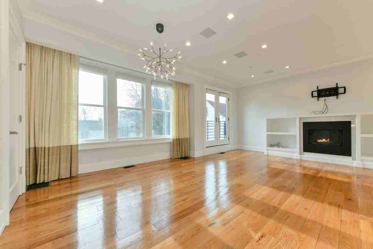 166 Gold St - Photo 3 of 21