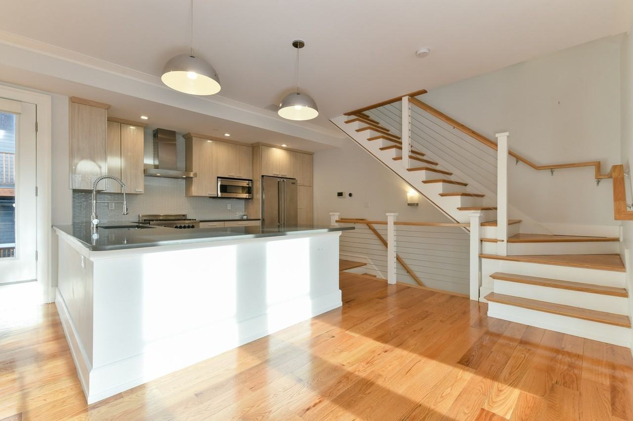 166 Gold St - Photo 4 of 21