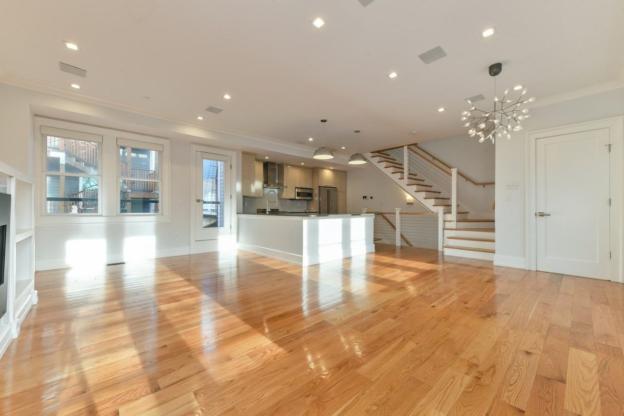 166 Gold St - Photo 7 of 21