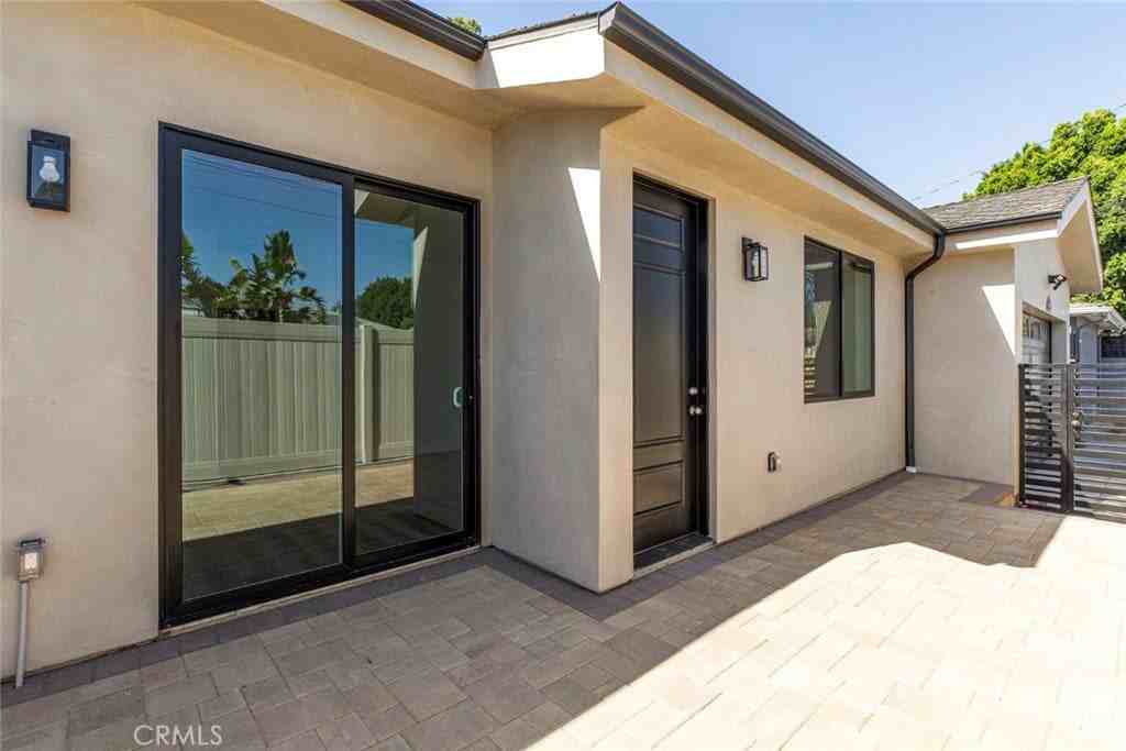 16859 Chatsworth St - Photo 7 of 29
