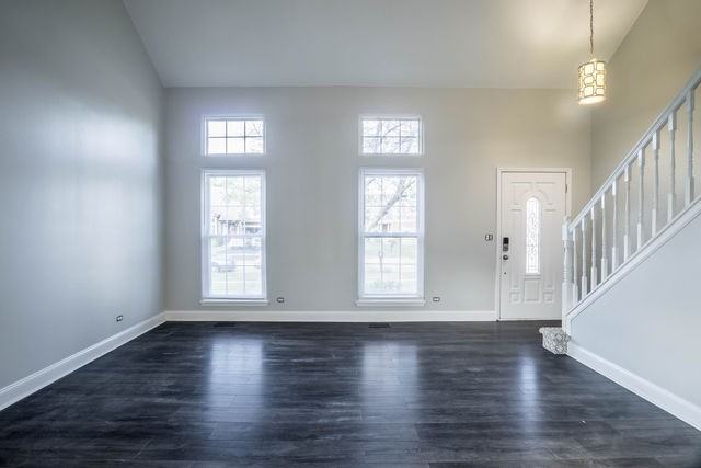 1575 Stockton Ln - Photo 4 of 32