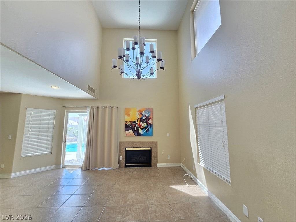 8449 Faucet Ave - Photo 5 of 27