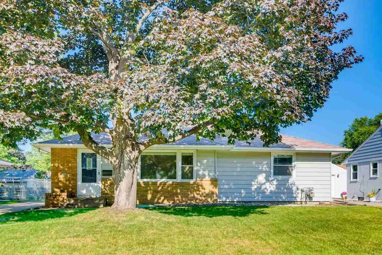 7428 16th Ave S - Photo 3 of 39