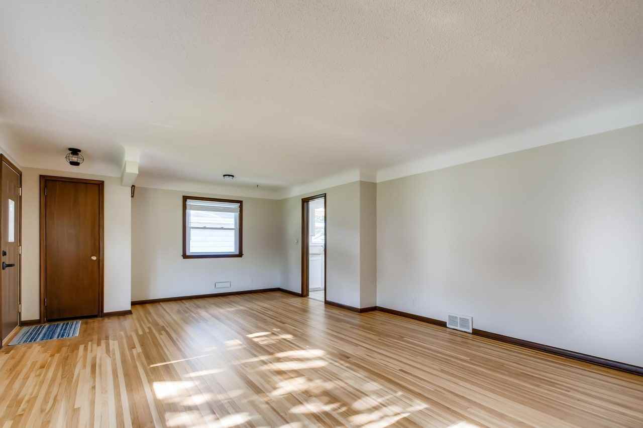 7428 16th Ave S - Photo 7 of 39