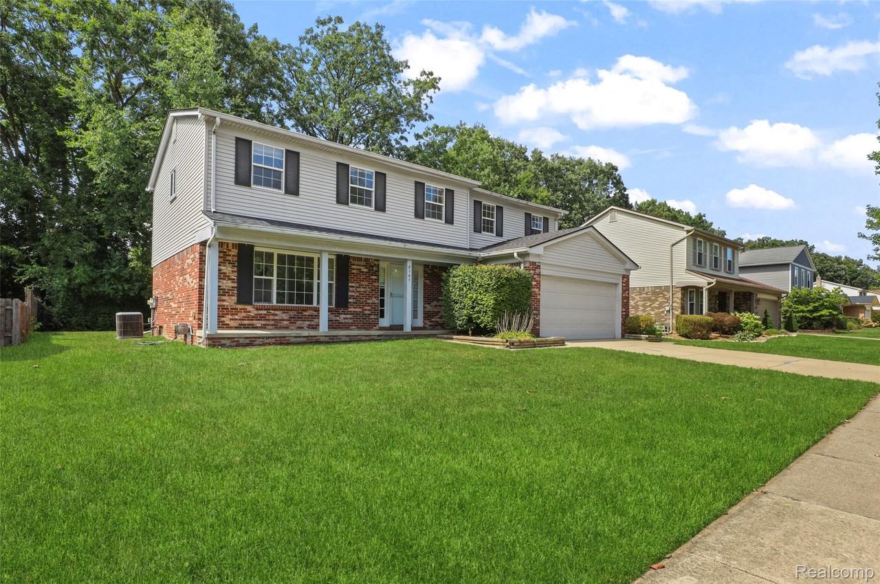 8167 Sandpiper St - Photo 3 of 44