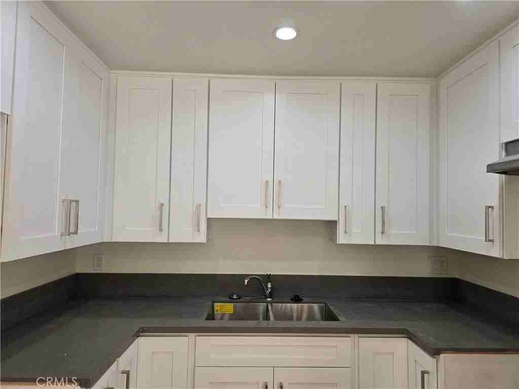 330 Cameron Pl - Photo 5 of 14