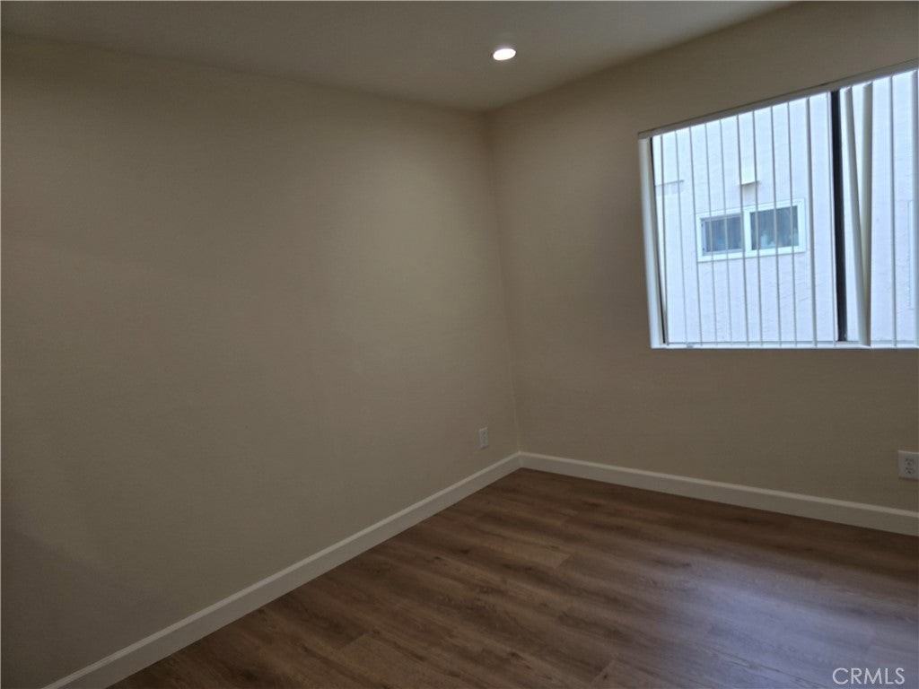 330 Cameron Pl - Photo 6 of 14