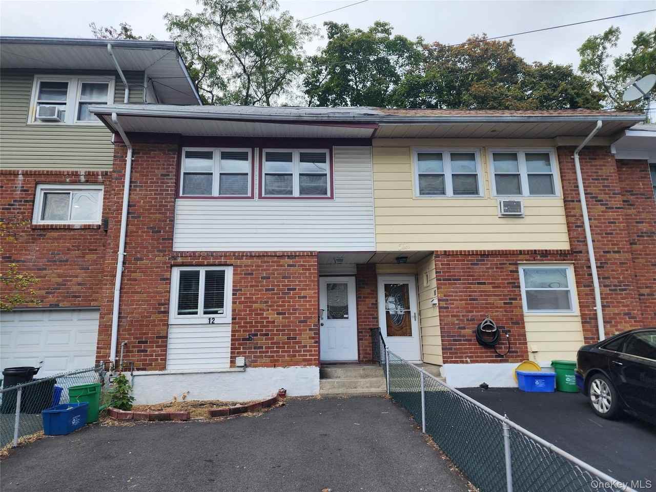 12 Roosevelt Dr - Photo 2 of 31