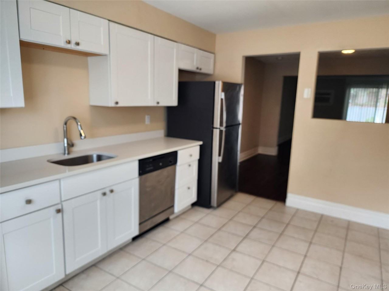 12 Roosevelt Dr - Photo 5 of 31