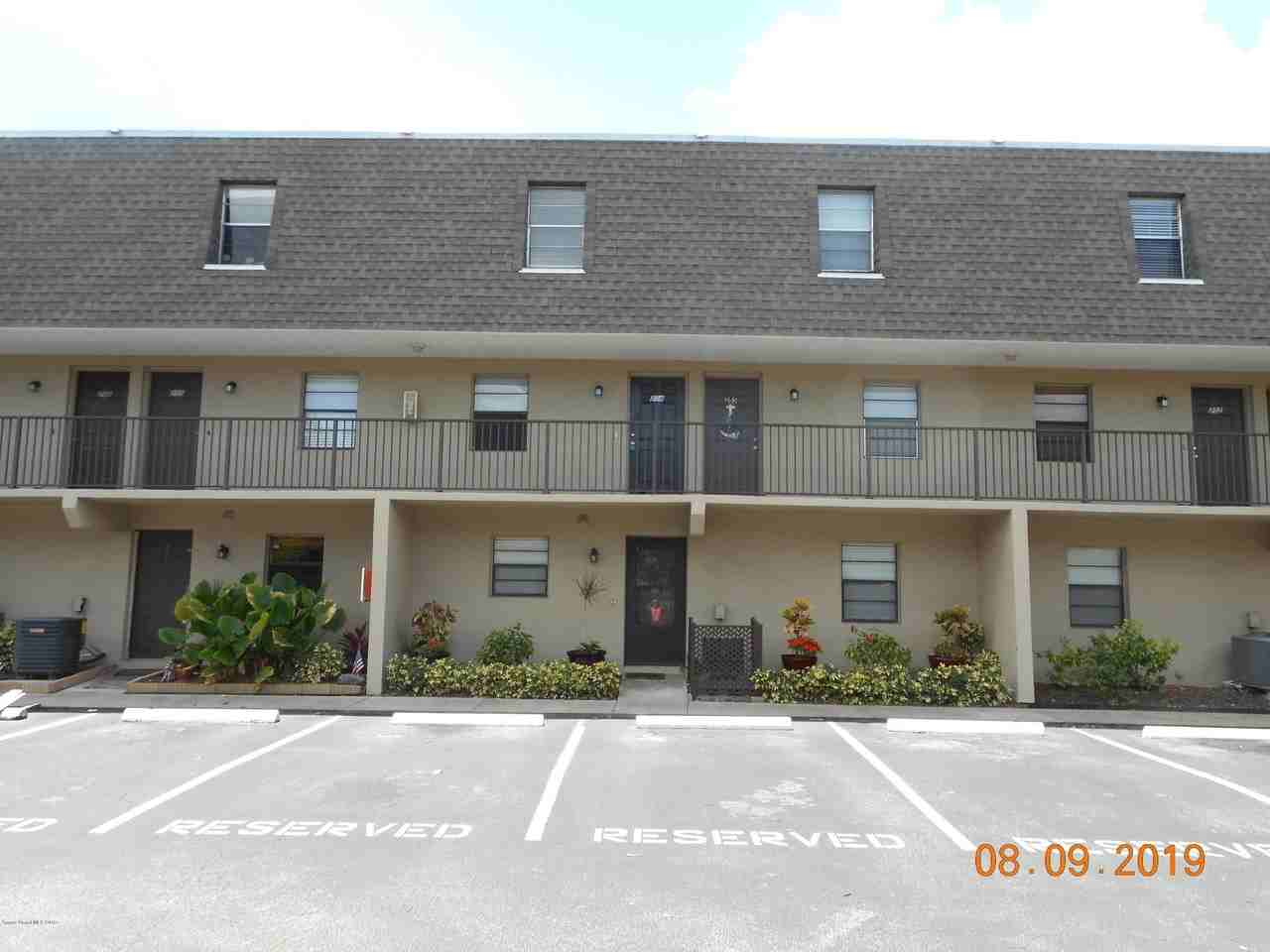 1010 Pinetree Dr #204
